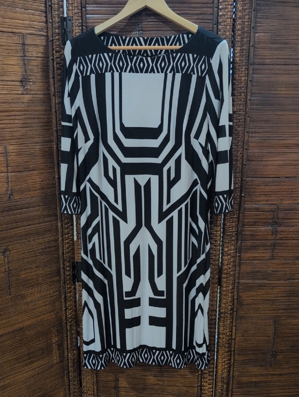 New York & Company Black and White Geometric Long Sleeve Dress